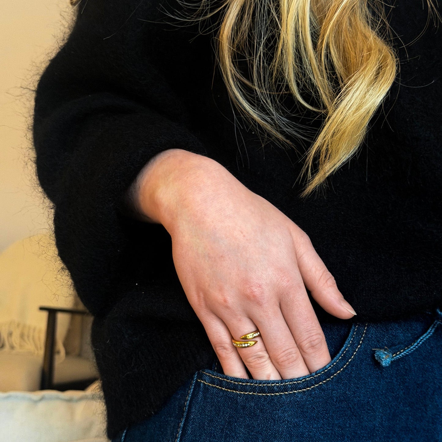 Pavé Hug Ring